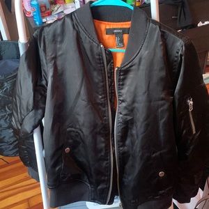 Forever 21 black bomber jacket